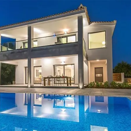 ヴィラ Luxury Villa With Pool *